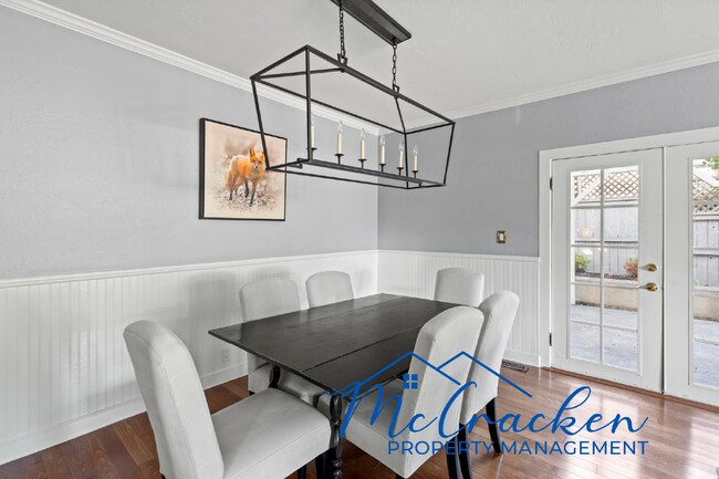 Building Photo - Fully furnished, pet-friendly, and available for mid-term stays with a 30-day minimum