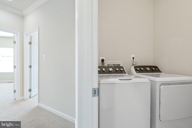 Building Photo - 320 Chessington Dr