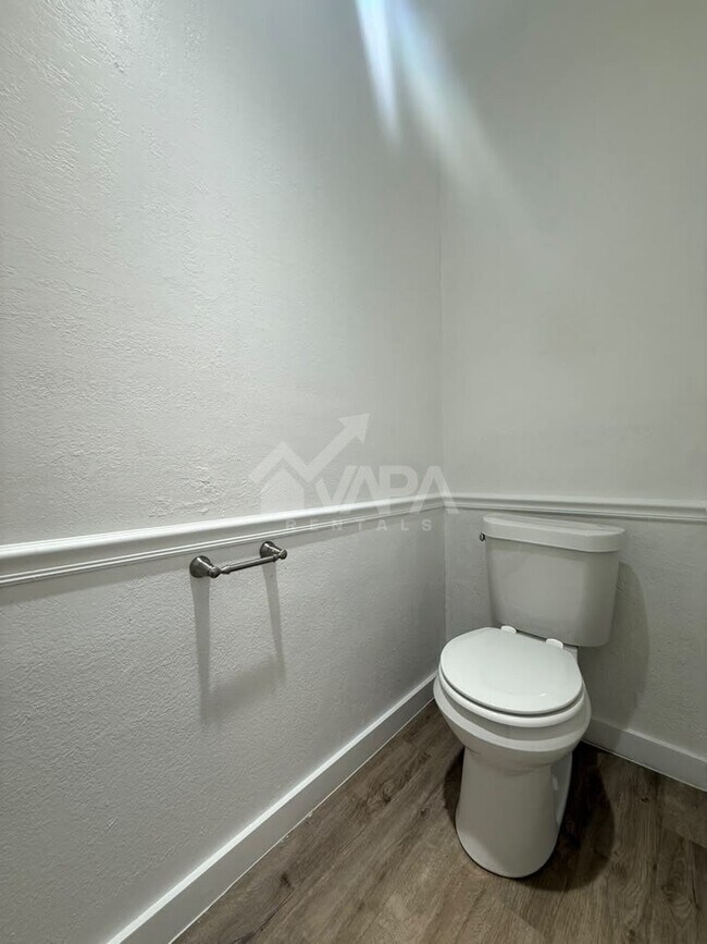 Building Photo - 918 Spring Knoll