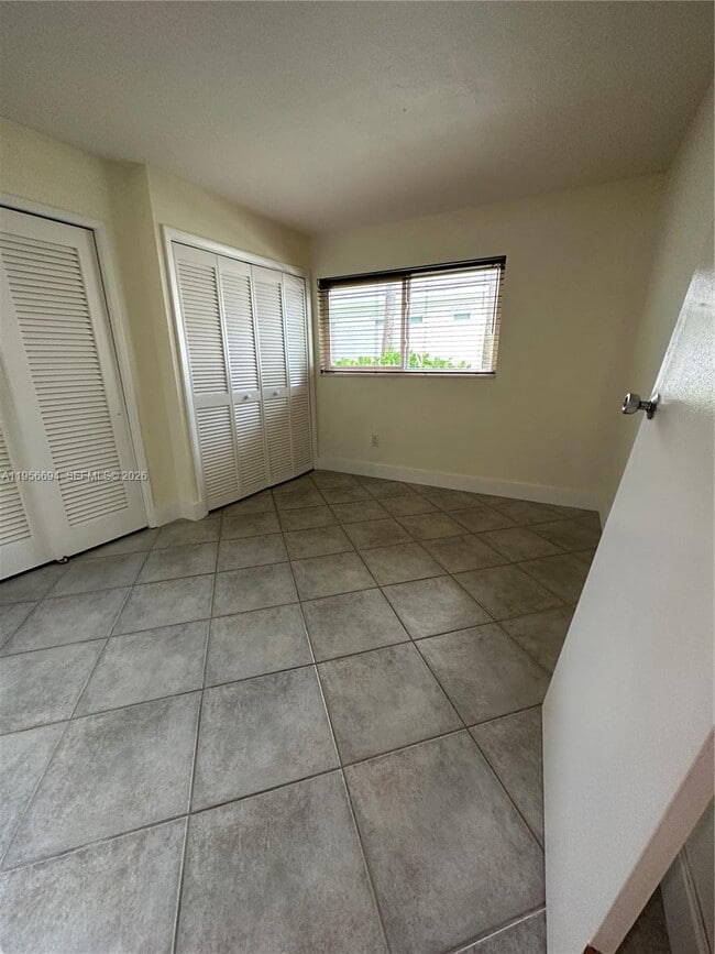 Building Photo - 2115 NE 37th Dr