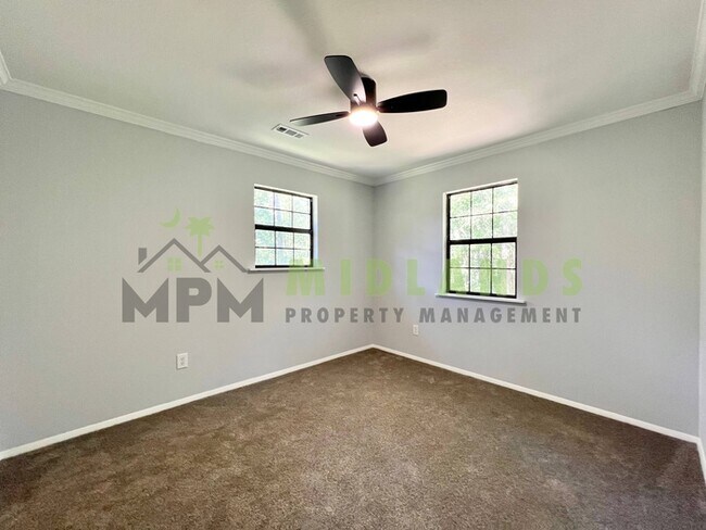 Building Photo - 746 Madera Rd