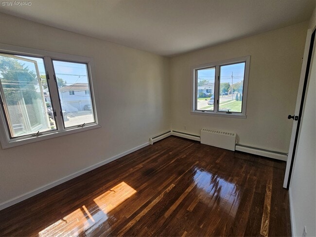 Building Photo - 2403 Hampton Ave