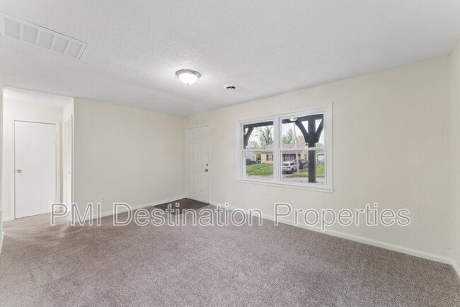 Building Photo - 5026 Locust Ave