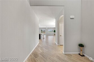 Building Photo - 109 Strone St