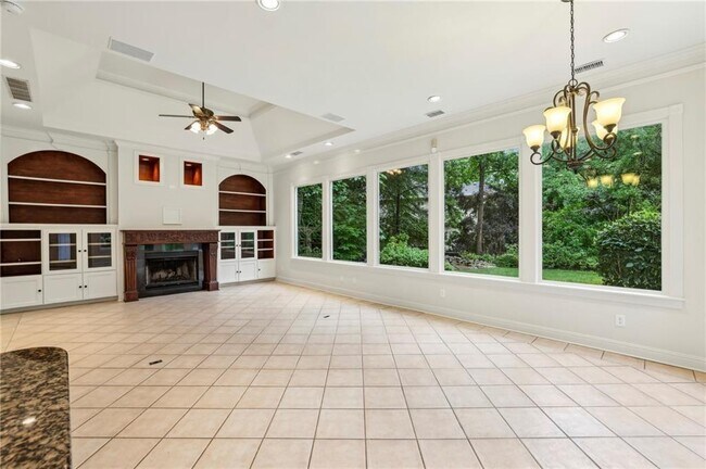 Building Photo - 2503 Regency Lake Dr