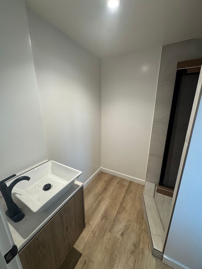 Building Photo - ONE MONTH FREE!! BRAND NEW CONSTRUCTION!! ...