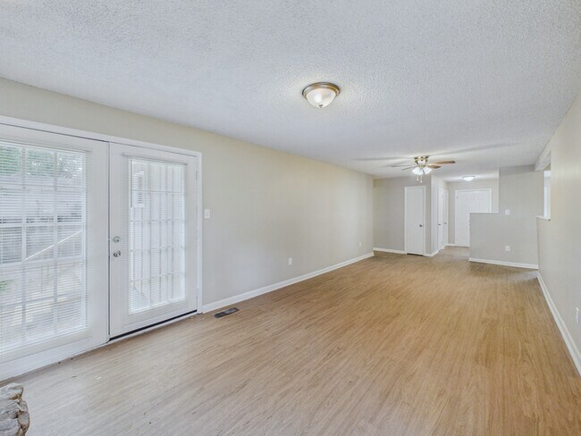 Building Photo - 8210 Park Ave
