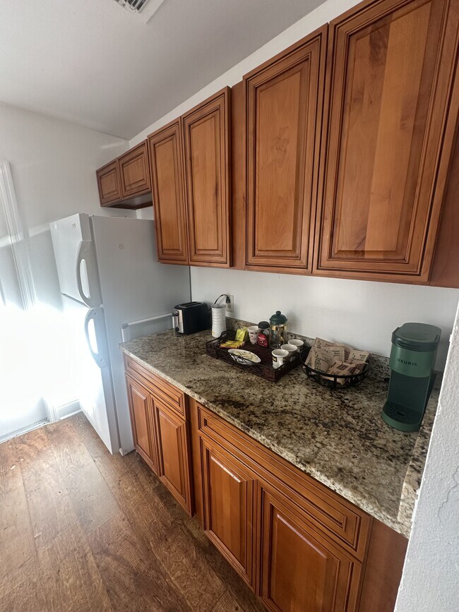 Building Photo - 381 S Cobble Ct