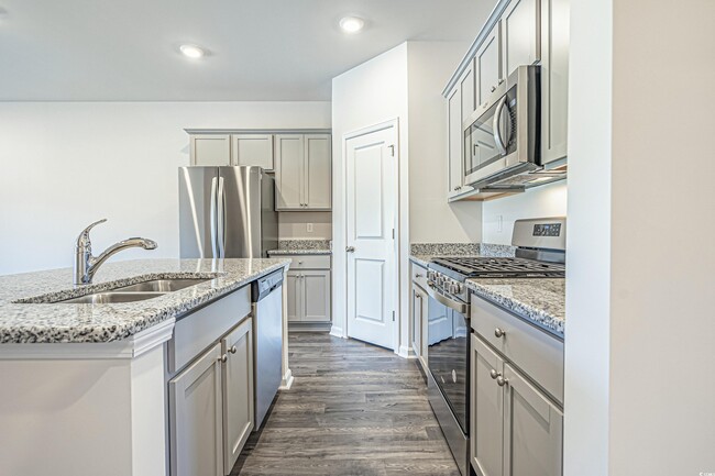 Building Photo - 3520 Bells Lk Cir