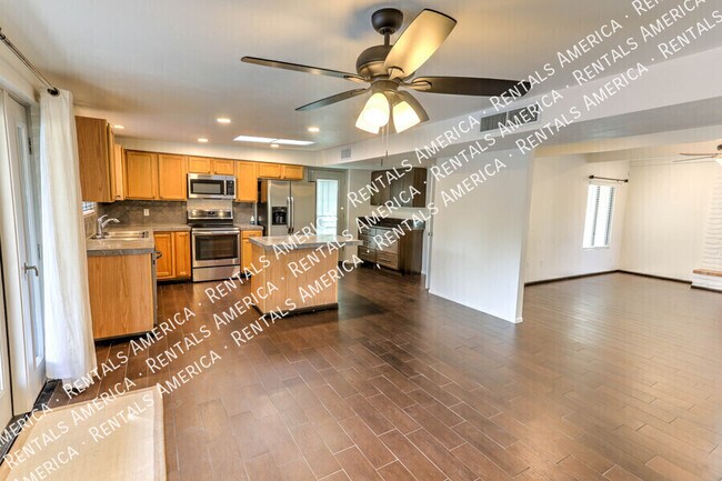 Building Photo - 7632 E Sabino Vista Dr