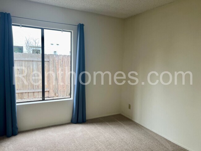 Building Photo - 13845 Davenport Ave