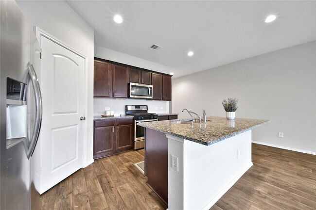 Building Photo - 20343 Green Mountain Dr