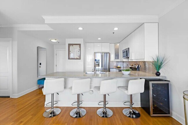 Building Photo - 415 Newark St.