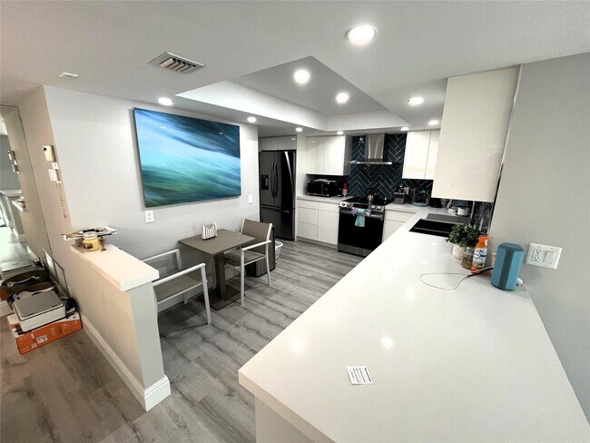 Building Photo - 3500 Galt Ocean Dr