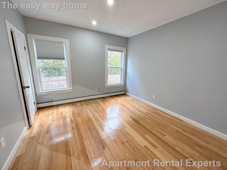 Building Photo - 295 Windsor St