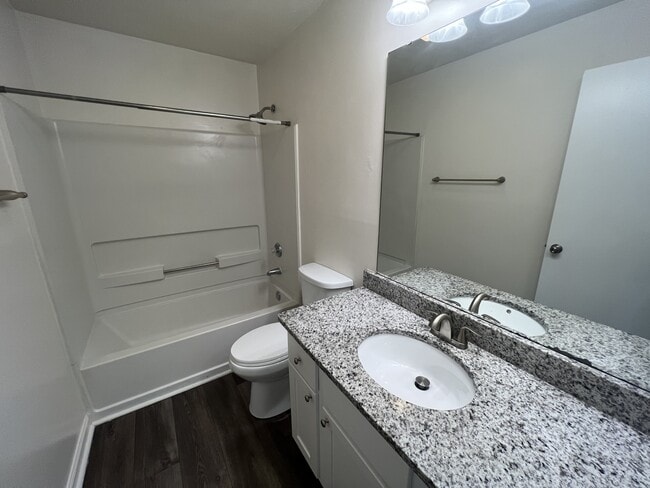 Building Photo - 11 Hamiltons Bay Ct