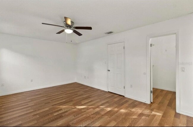 Building Photo - 8413 Shady Glen Dr