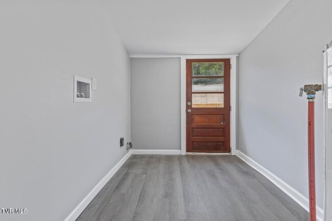 Building Photo - 417 W Main St