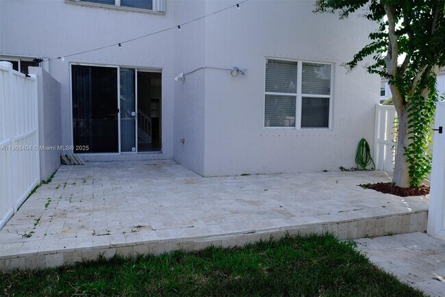 Building Photo - 16897 SW 1st Pl