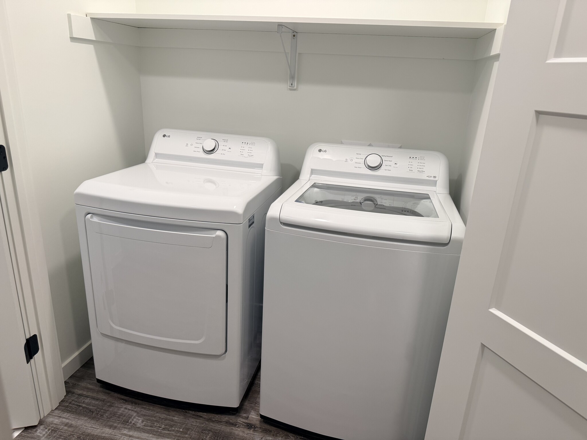 Building Photo - 202 E Plum St