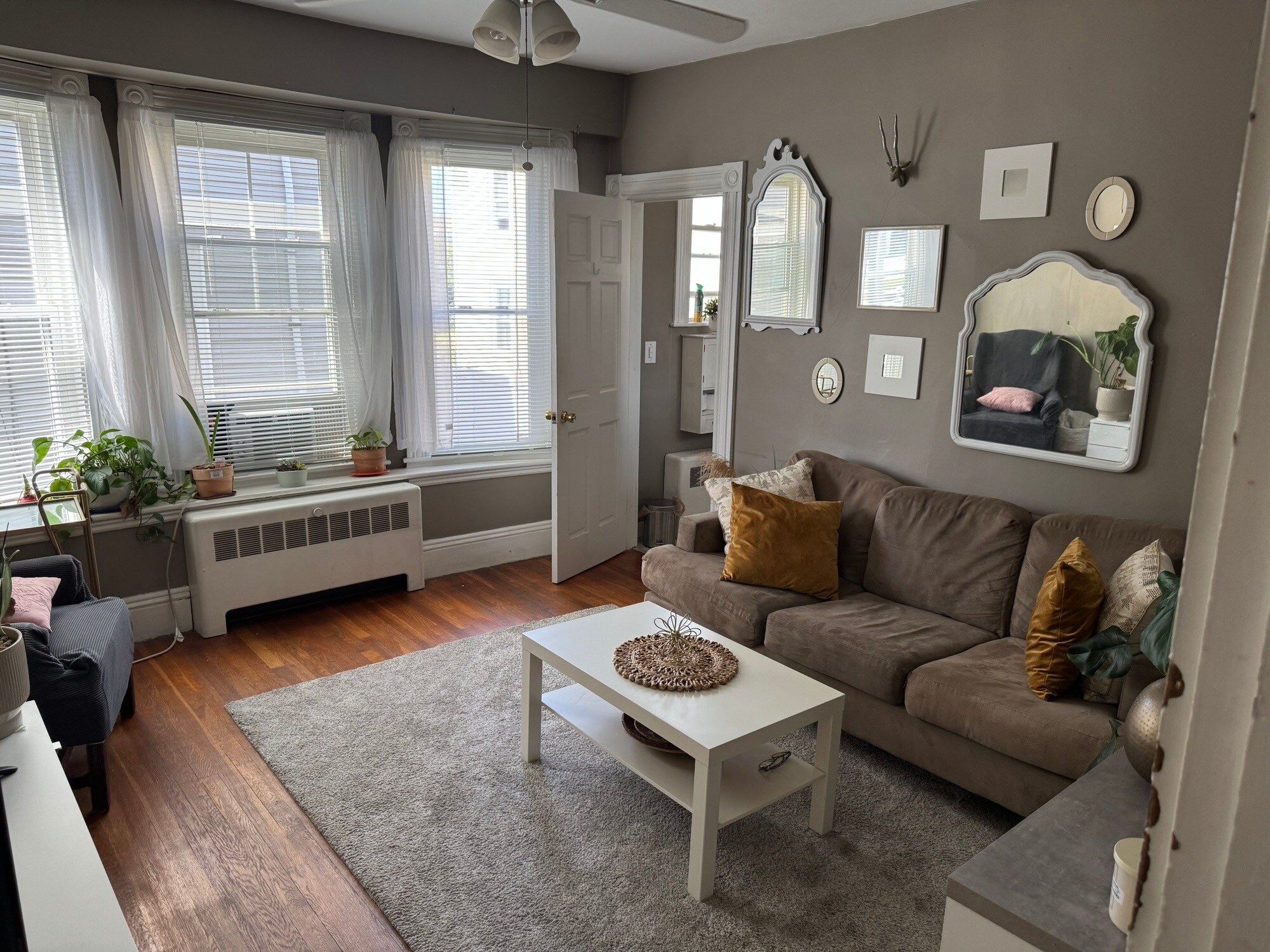Living room - 112 Brown St
