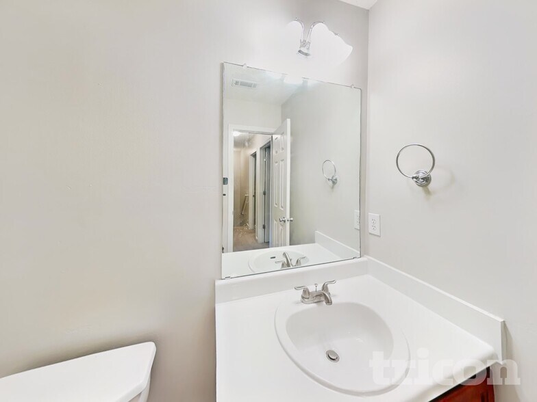 Building Photo - 5484 Sierra Tr