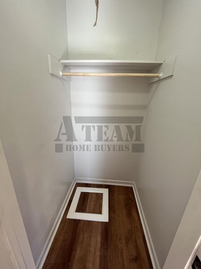 Building Photo - Beautiful Remodeled 3 Bed 2 Bath