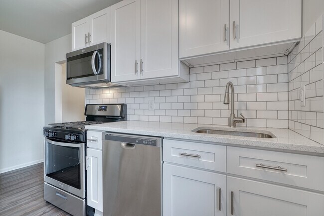 Building Photo - 2324 Callow Ave