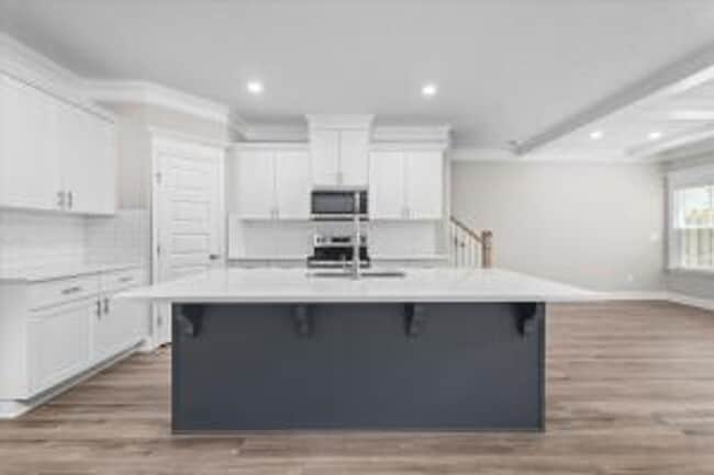 Building Photo - 1005 Linsmore Ave