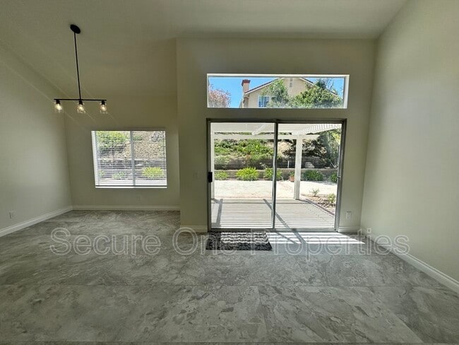 Building Photo - 1740 Amarelle St