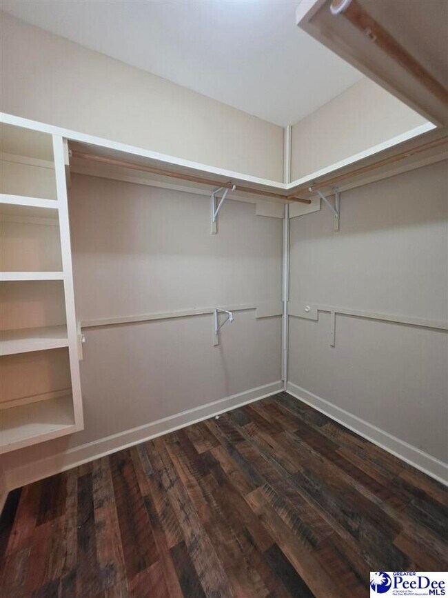 Building Photo - 995 Maggie Way