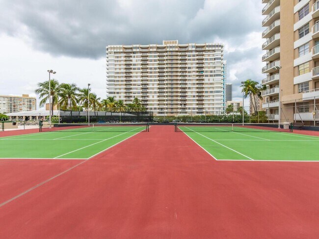 Building Photo - 1985 S Ocean Dr