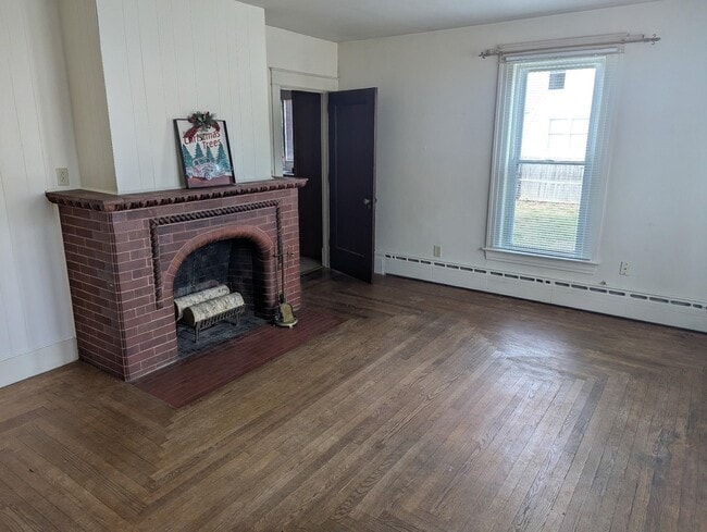 Building Photo - 26 Fair St