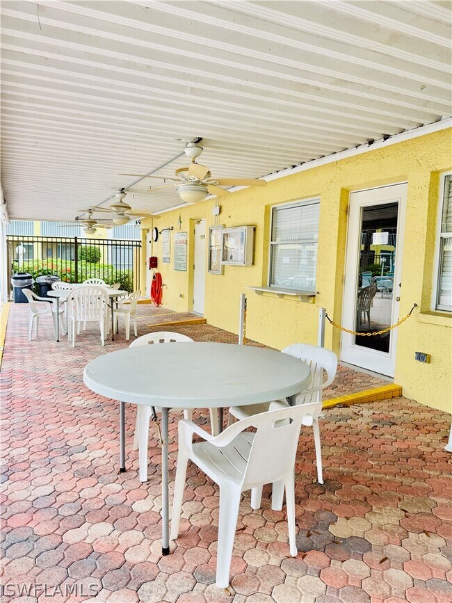 Building Photo - 2750 Kings Lake Blvd