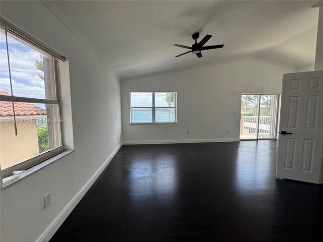 Building Photo - 15071 SW 136th Pl