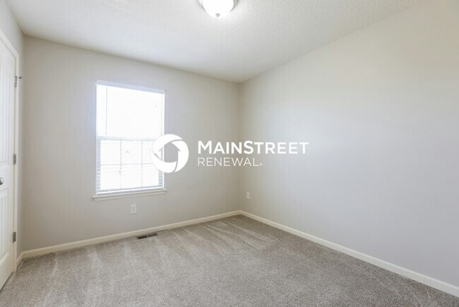 Building Photo - 5 Bedroom Pet-Friendly Home in Belton, MO with Main Street Renewal