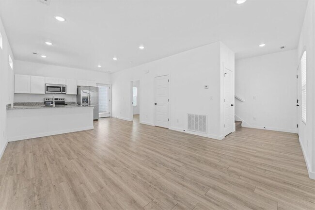 Building Photo - 941 Ventnor Ave