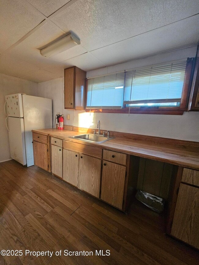 Building Photo - 423 E Lackawanna Ave