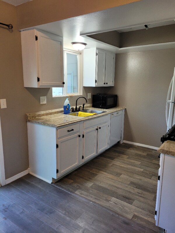 Building Photo - 609 Bennett Ave