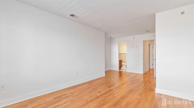 Building Photo - 112 N Broadway