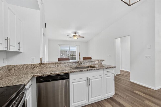 Building Photo - 5058 Canal Cir E