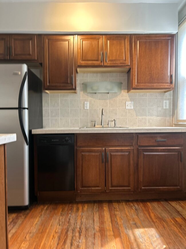 Ceramic counter tops - 615 S 6th St