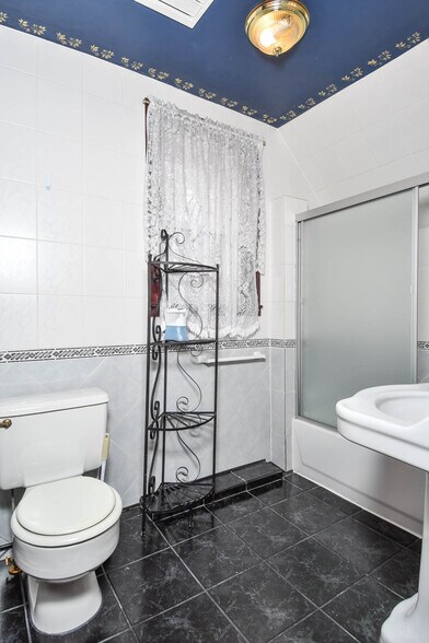 bathroom - 2144 East Dr