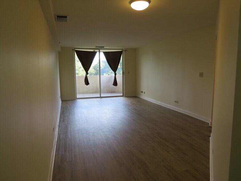 Building Photo - 1501 Clairmont Rd