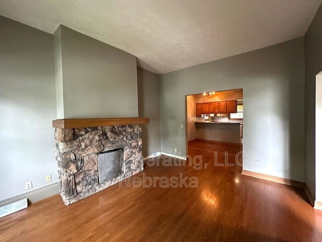 Building Photo - 1009 N 49th Ave