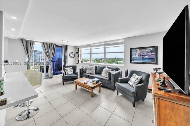 Building Photo - 3161 S Ocean Dr