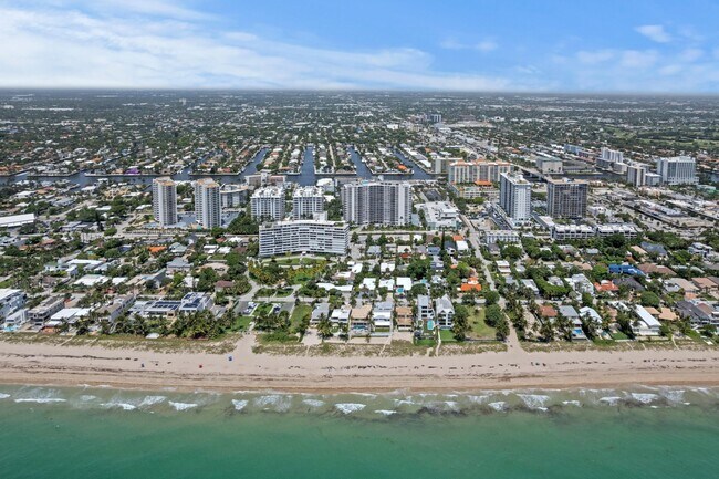 Building Photo - 2841 N Ocean Blvd