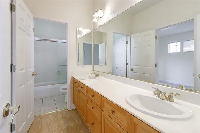 Building Photo - 4 Bed 3 Bath Home With 3 Car Garage High Ceilings And Fenced Yard