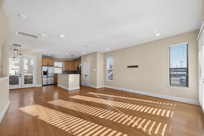 Building Photo - 2318 Emancipation Ave