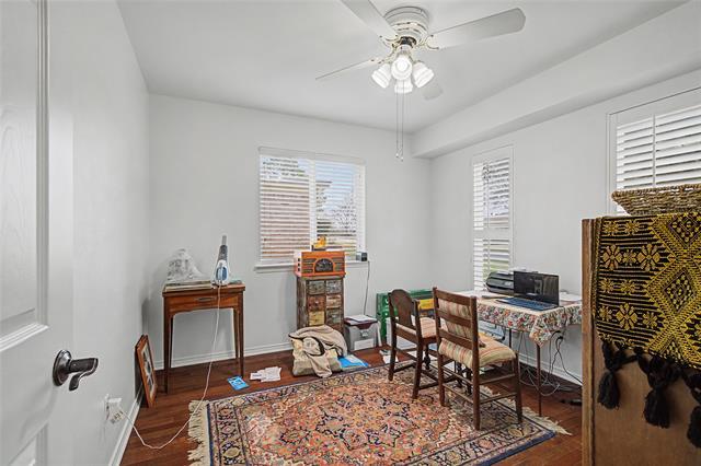 Building Photo - 2009 Charleston Dr